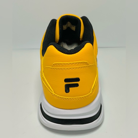 Athletic_Shoes